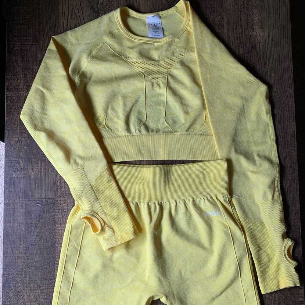 AYBL set, shorts, top and sports bra